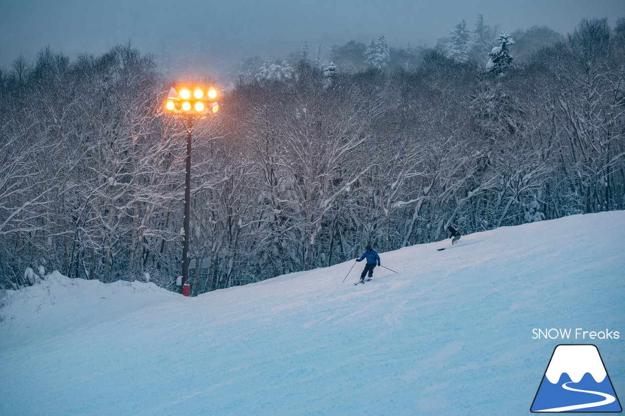 札幌国際スキー場｜待ちに待った天然雪がたっぷり！ふかふかの粉雪と戯れる、贅沢な2021-2022ウィンターシーズン『初滑り』☆